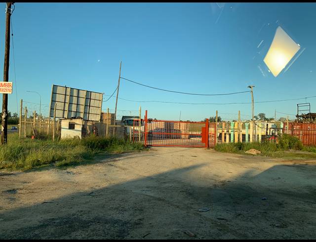 5.70HA VACANT LAND FOR SALE IN NCAMBEDLANA